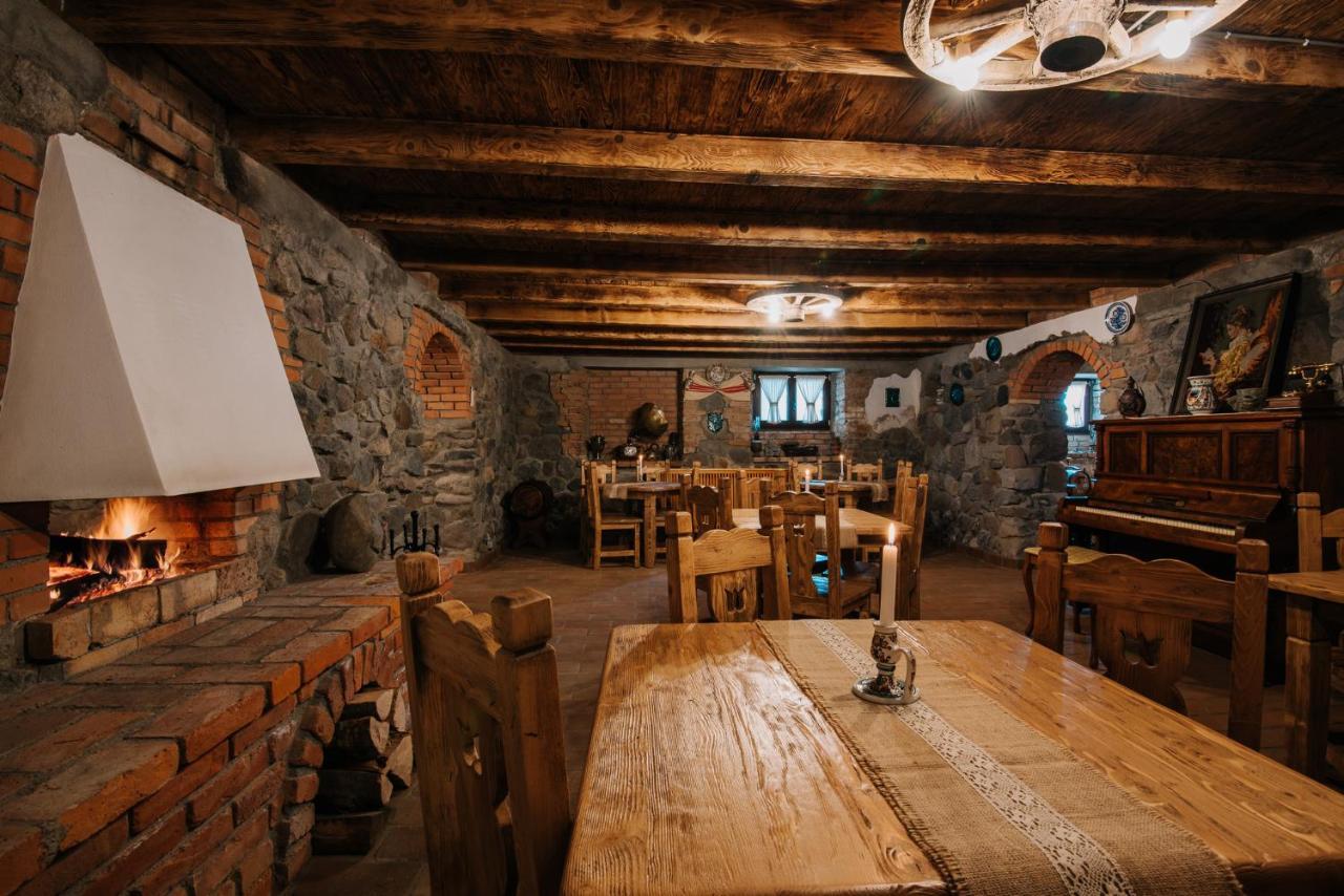 Molnos Kuria Pension Corund  Extérieur photo