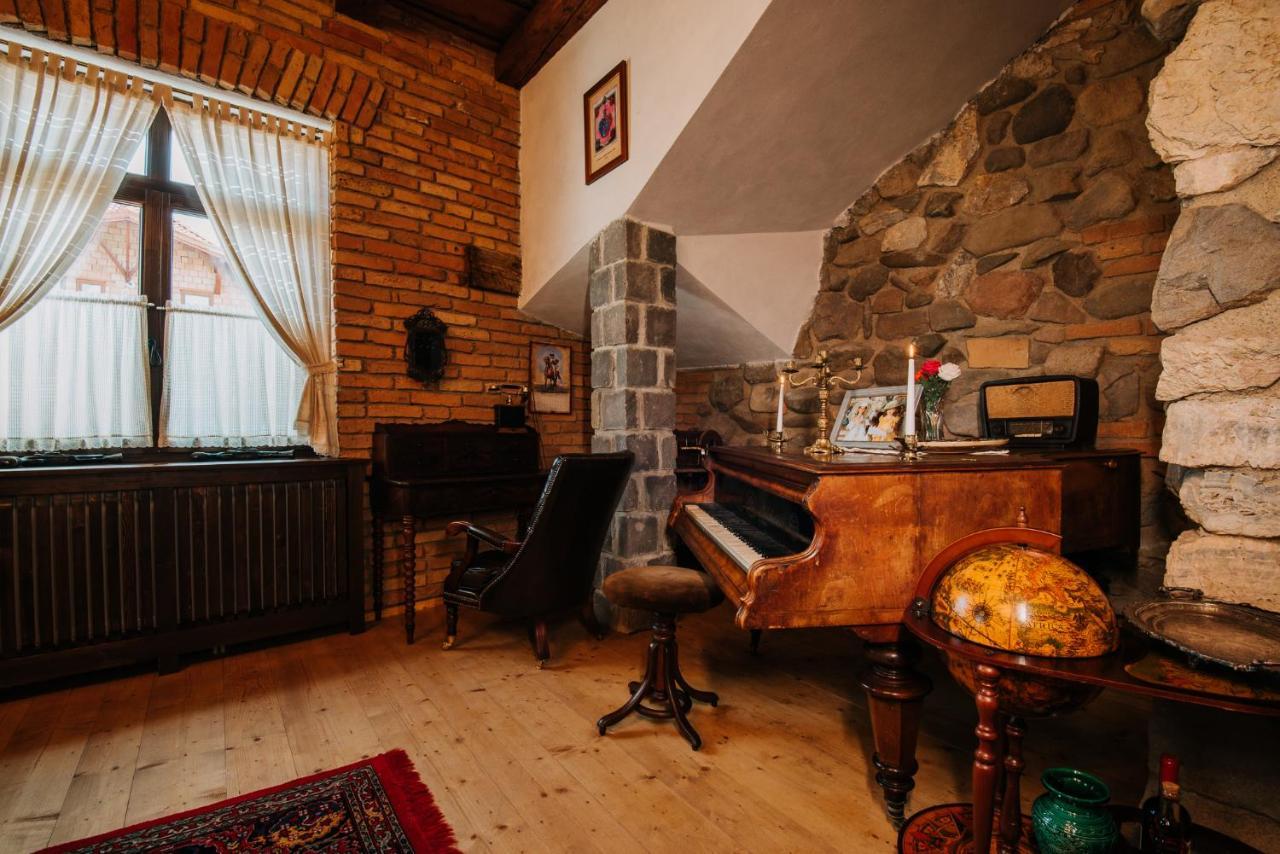 Molnos Kuria Pension Corund  Extérieur photo